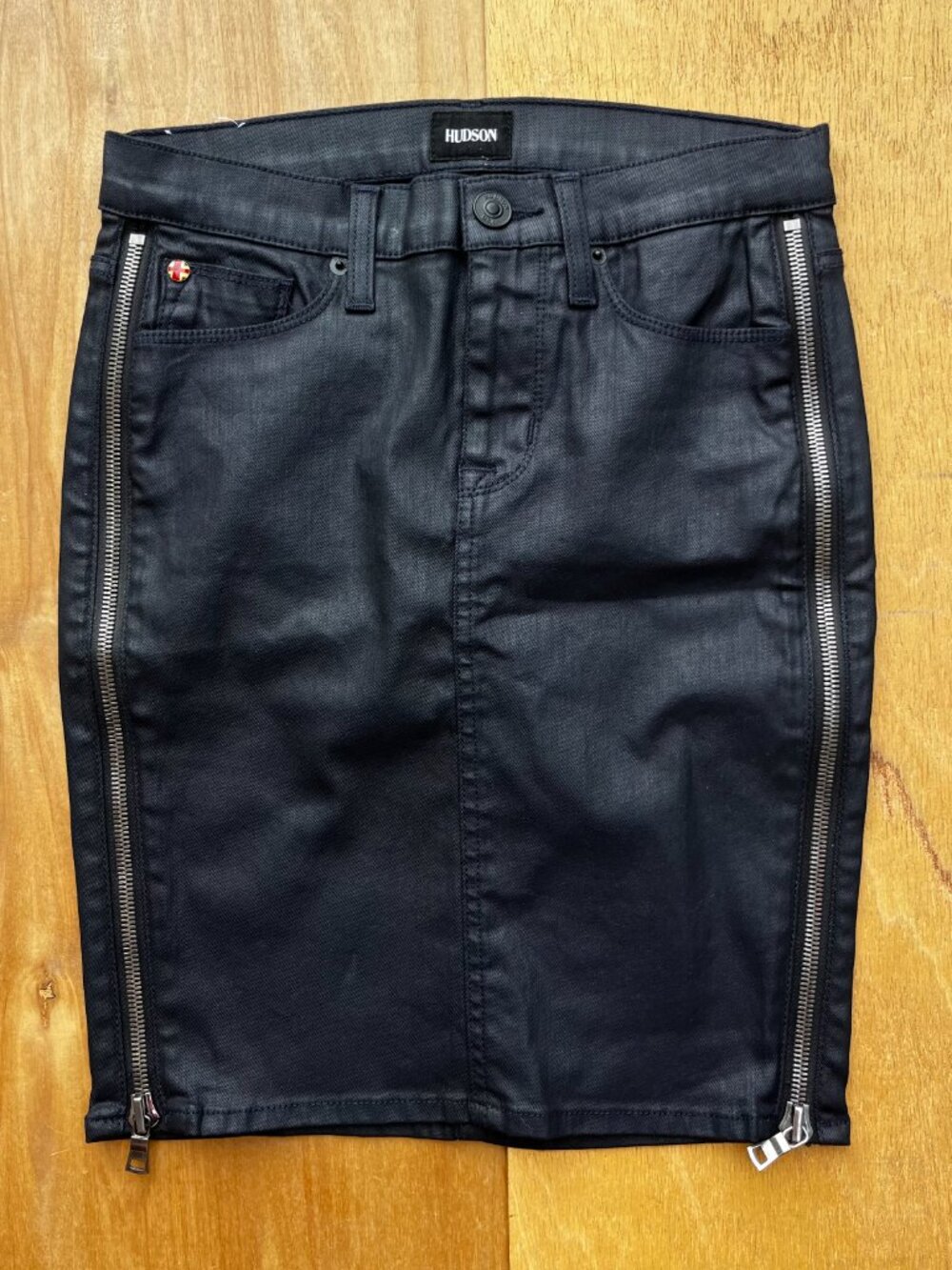 HUDSON MARIANNE COATED BLACK DENIM PENCIL SKIRT WOMEN’S sz 25 Side Zippers NEW